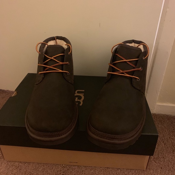 NIB UGG Neumel Leather Chukka Boots - Picture 3 of 4